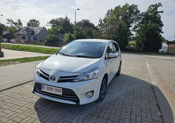 Toyota Verso cena 59800 przebieg: 50942, rok produkcji 2018 z Korfantów małe 232